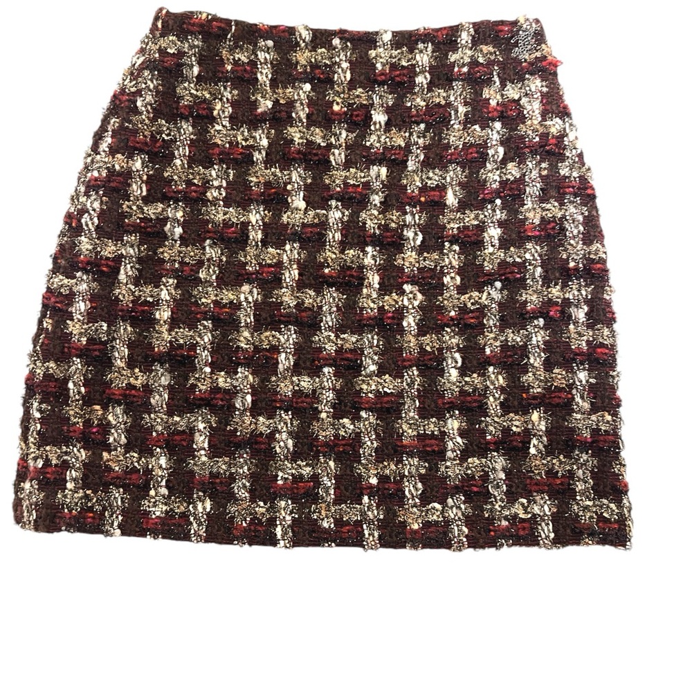 CHANEL burgundy and Black sparkle Mini Skirt . Size 2 . excellent condition